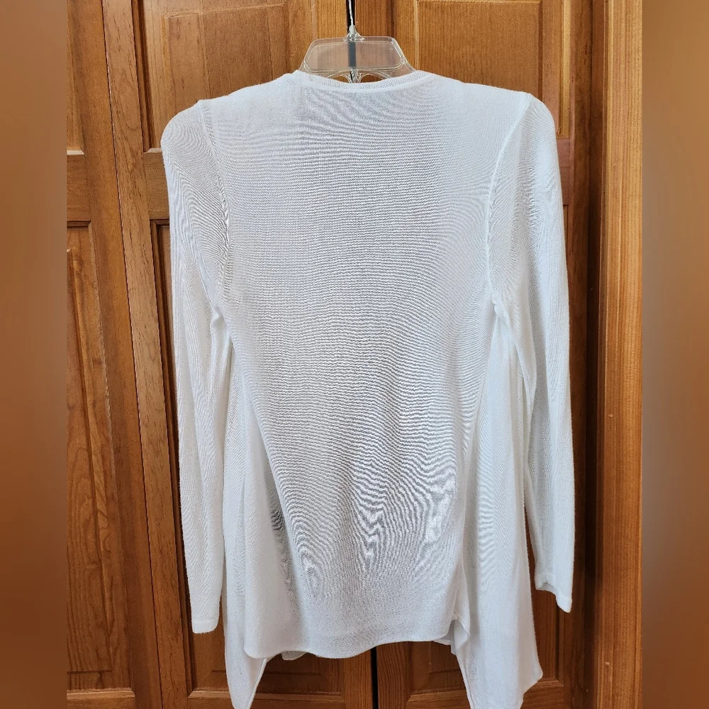 White Simply Vera Open Light Weight Sweater, Size Medium - Picture 2 of 6